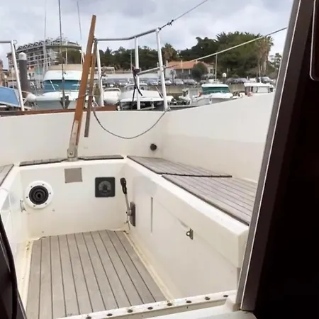 Botel Guga 2024 Lisboa